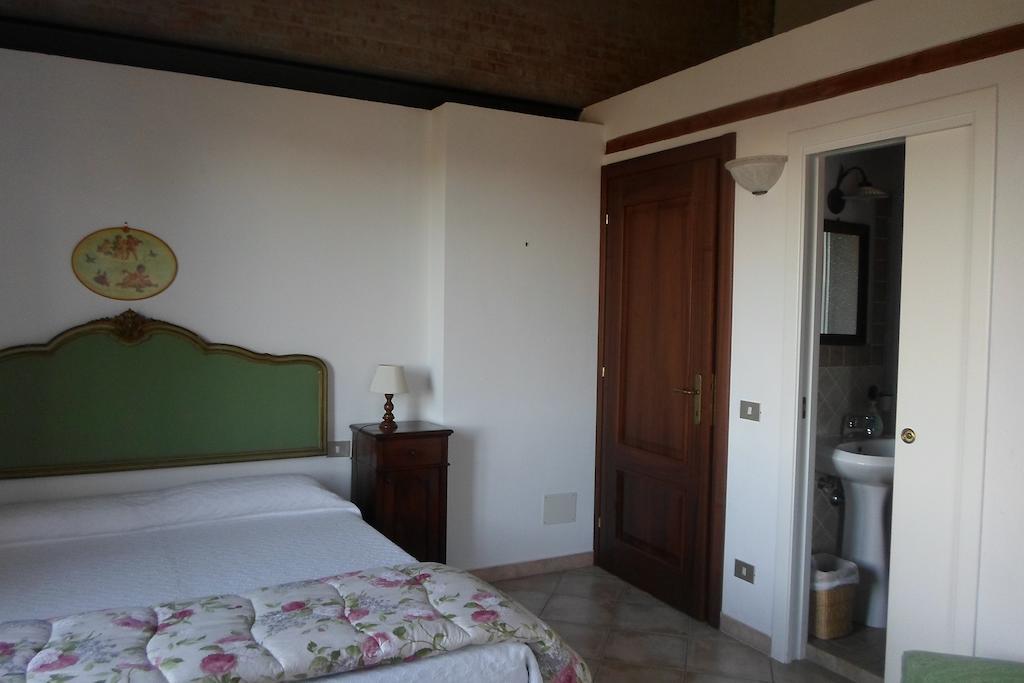 Bed and Breakfast I Lecci Леричи Номер фото